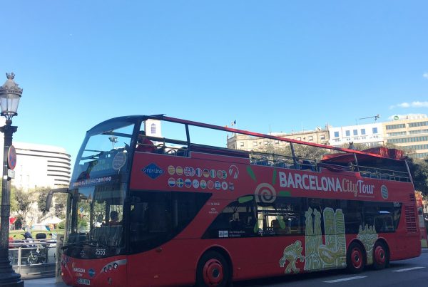 bus turistico Barcelona con la familia