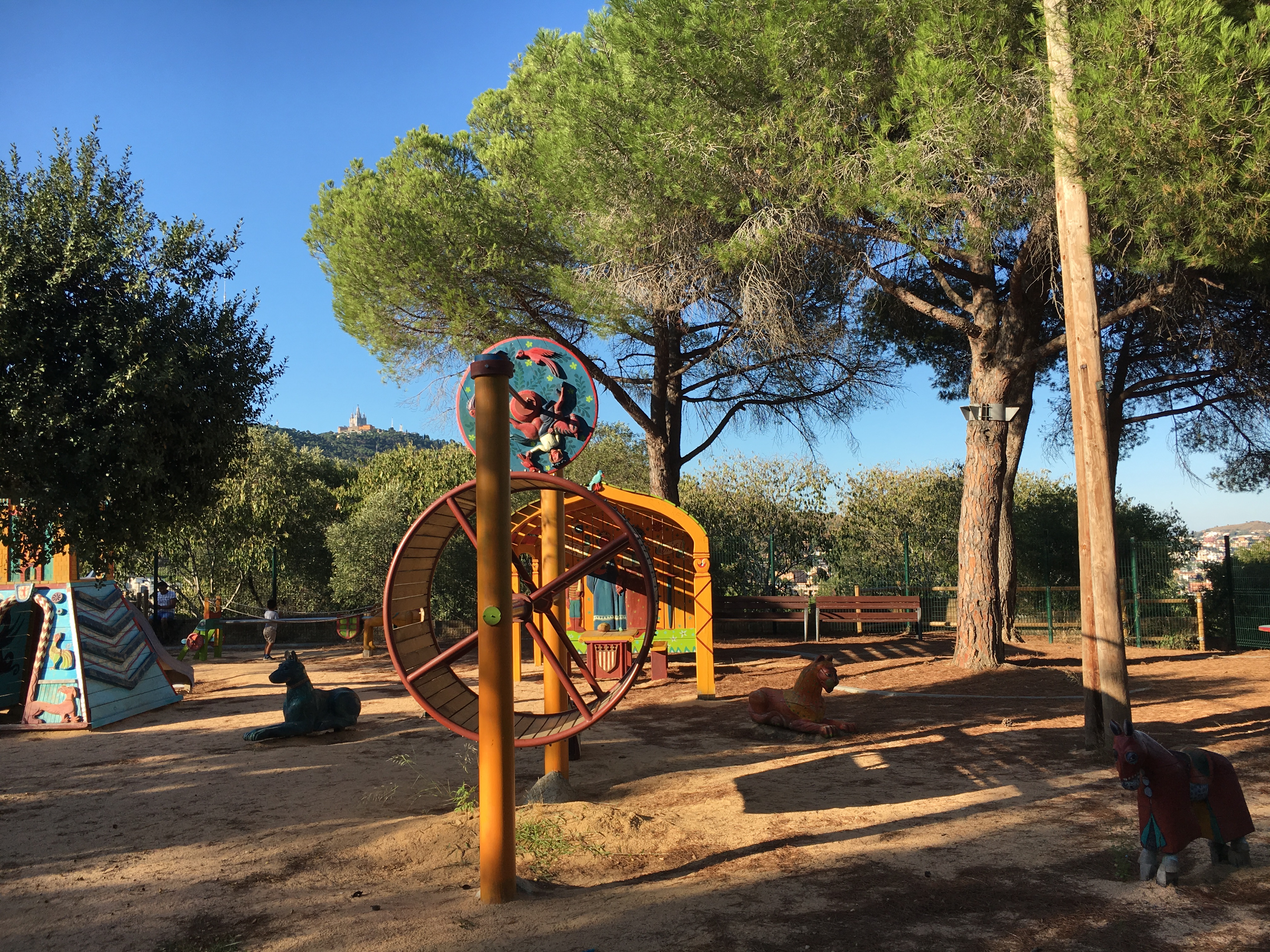 Une aire de jeux ou une forêt à Barcelone? Le parc du Castell de l’Oreneta